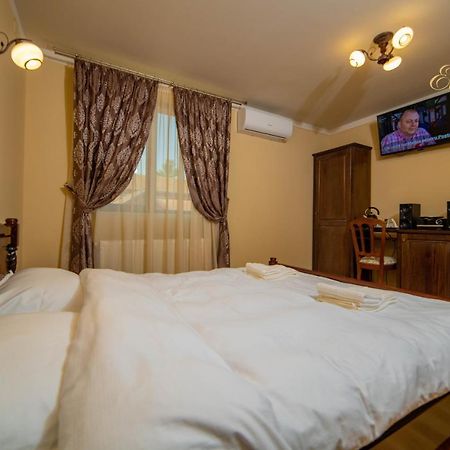 Villa Etiquette Deva Luaran gambar