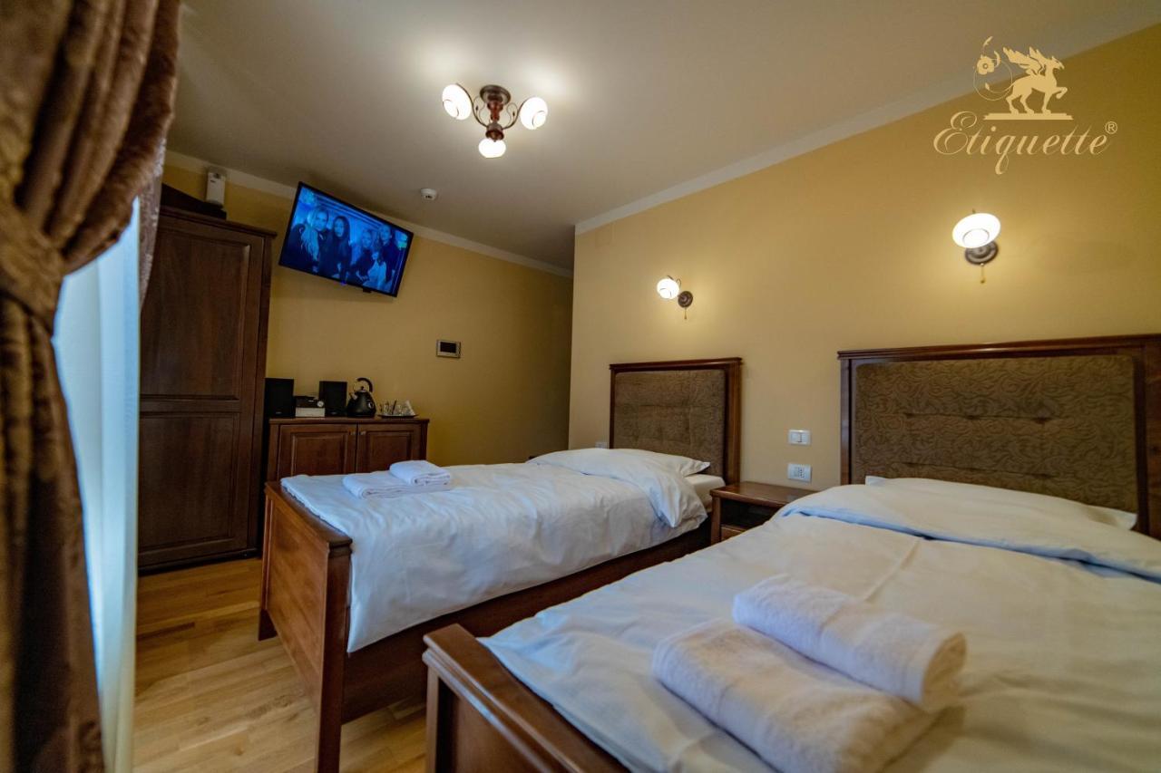 Villa Etiquette Deva Luaran gambar
