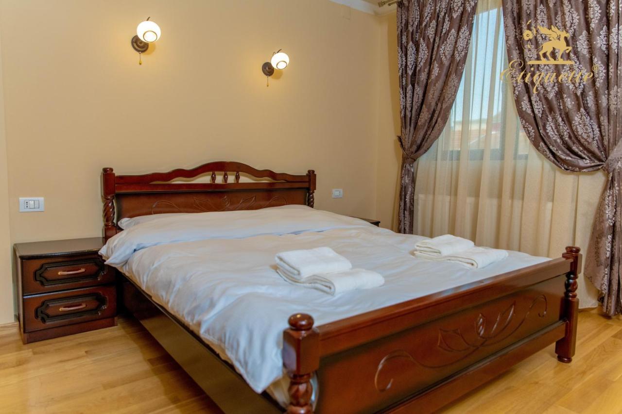 Villa Etiquette Deva Luaran gambar