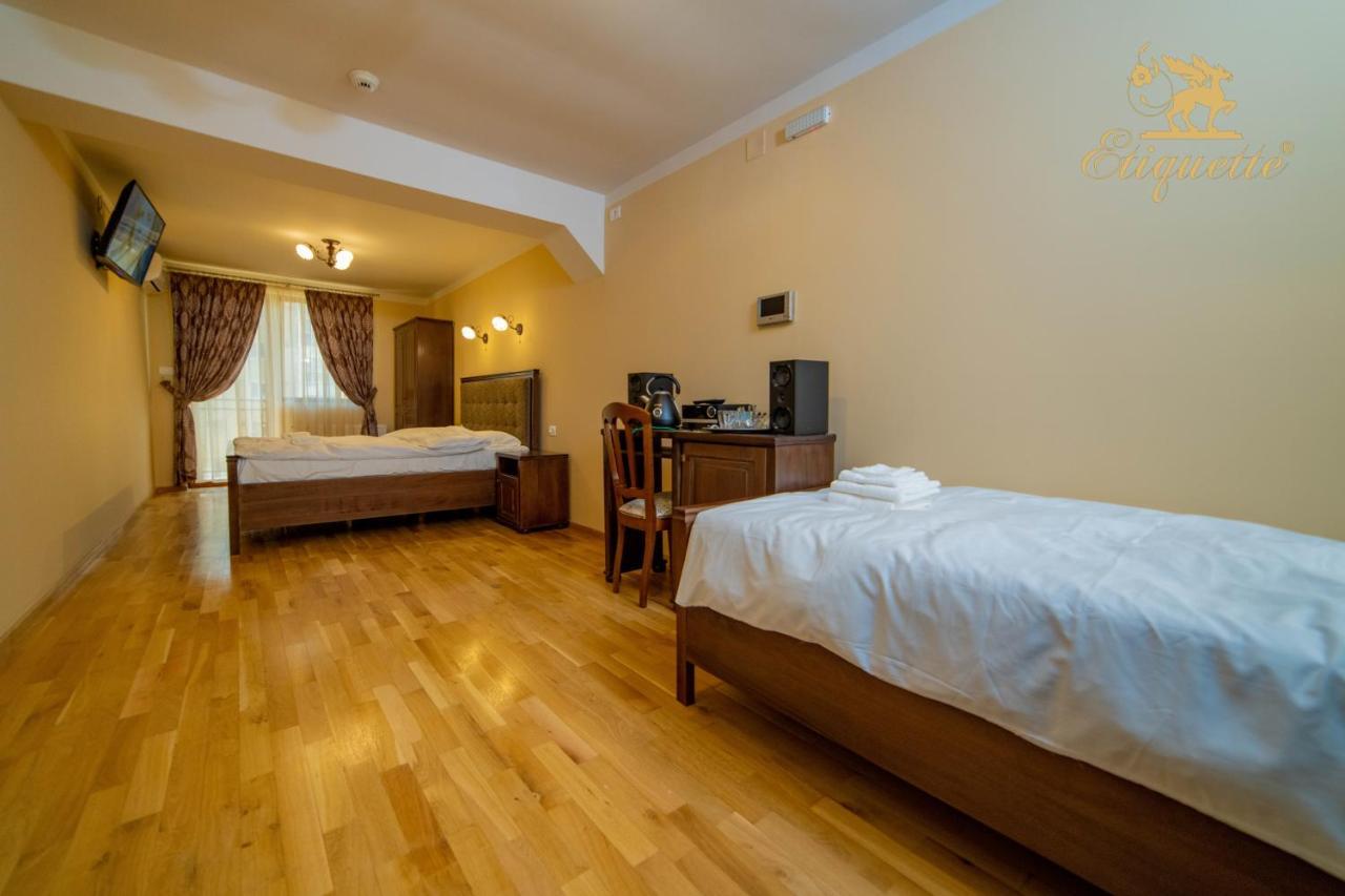 Villa Etiquette Deva Luaran gambar