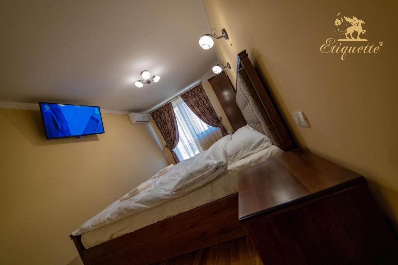 Villa Etiquette Deva Luaran gambar