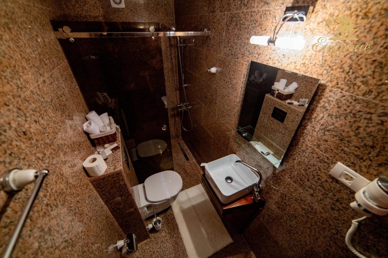 Villa Etiquette Deva Luaran gambar