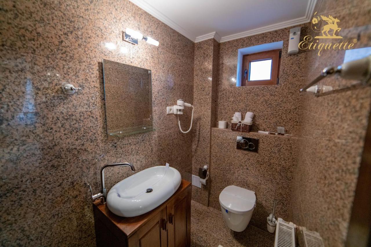 Villa Etiquette Deva Luaran gambar