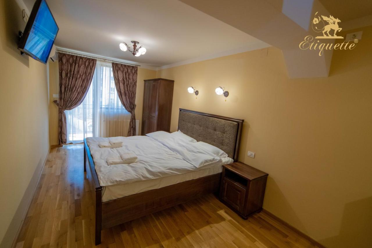 Villa Etiquette Deva Luaran gambar