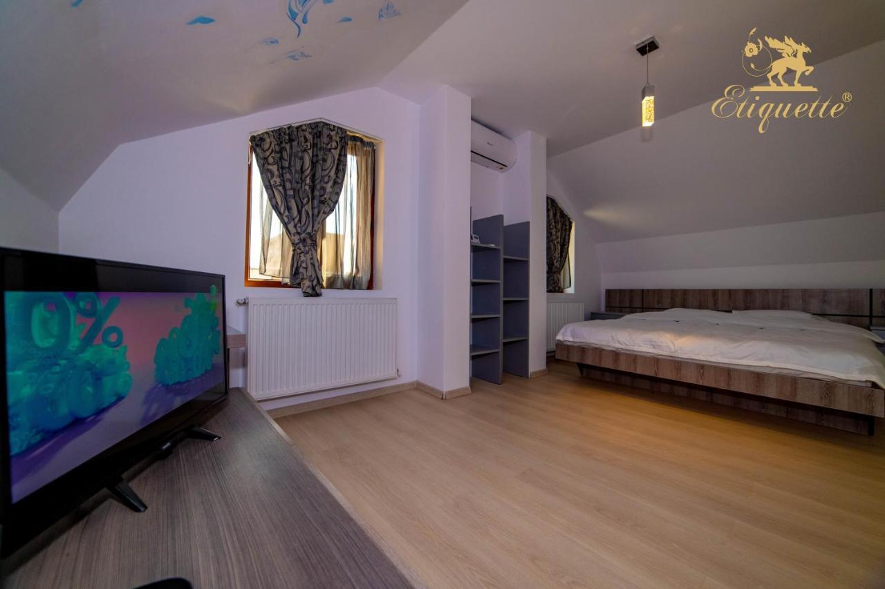 Villa Etiquette Deva Luaran gambar