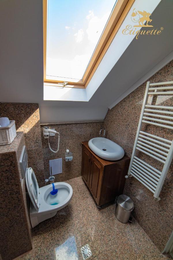 Villa Etiquette Deva Luaran gambar